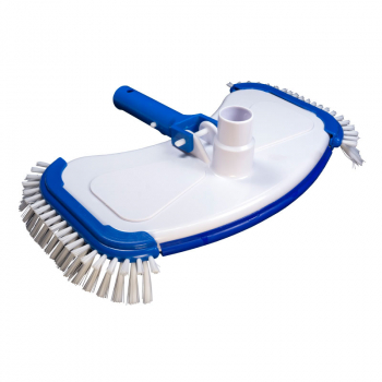 Manual pool cleaner with QP brushes